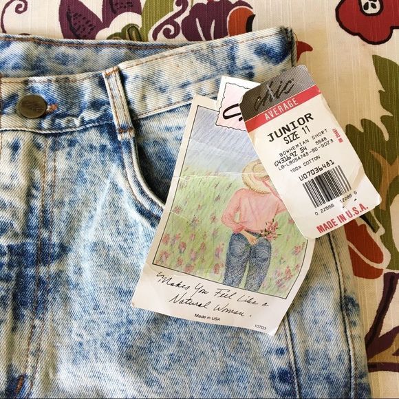 VINTAGE 90s Chic Jeans Acid Wash Crop, Long Shorts - Picture 8 of 8